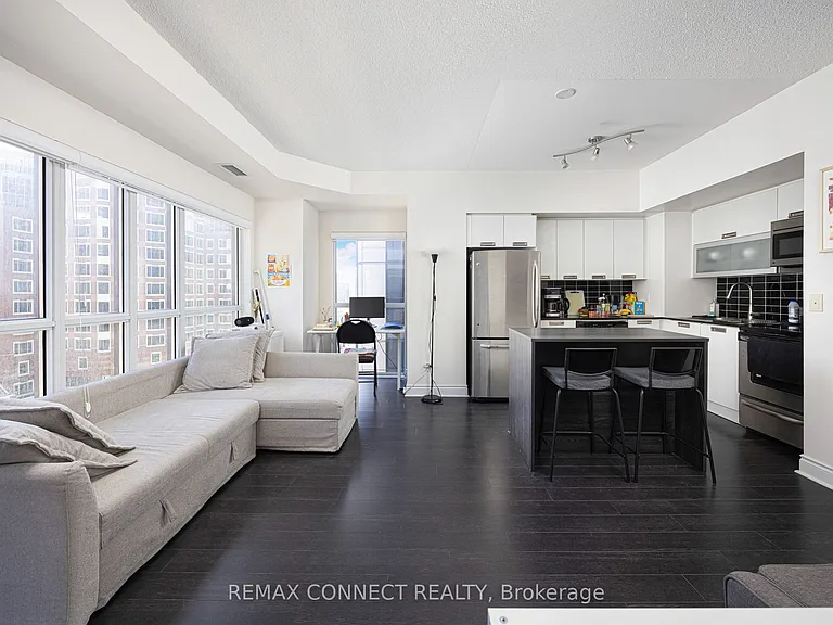 28 Ted Rogers Way #1012 — Photo 3