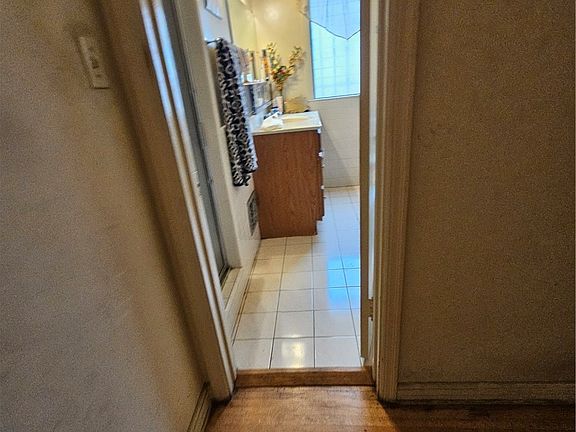 5th image of 3712 Wellington Rd