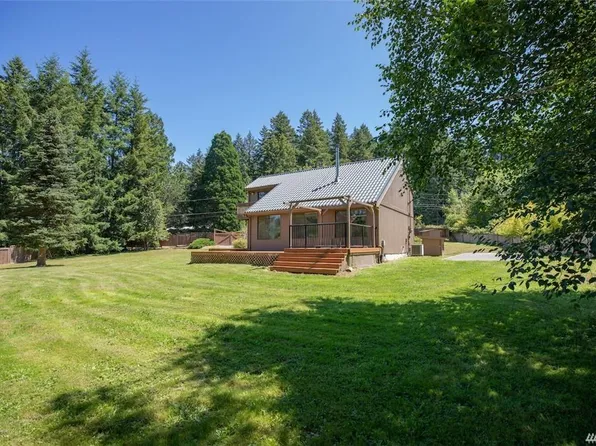 8985 Miller Rd NE, Bainbridge Island, WA 98110
