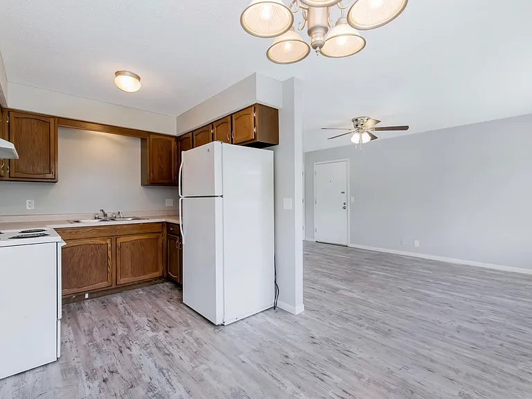 1820 Sutton Pl #3 — Photo 5