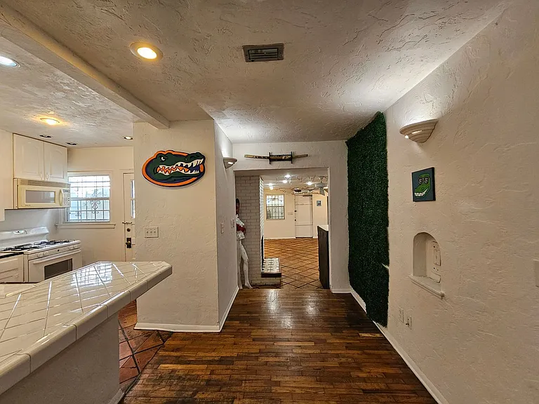 1822 NW 6th Ave — Photo 15