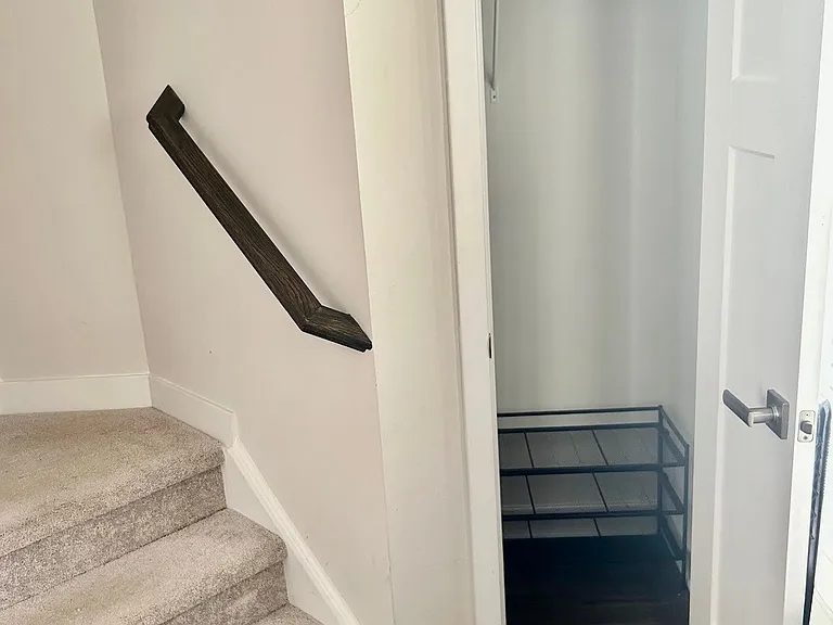 210 Chase Dr — Photo 5