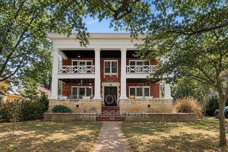 945 Woodruff Place Middle Dr #4