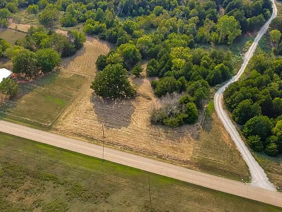 3rd image of 5200 S Country Club Rd