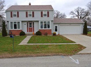 201 E Vernon St, Stacyville, IA 50476