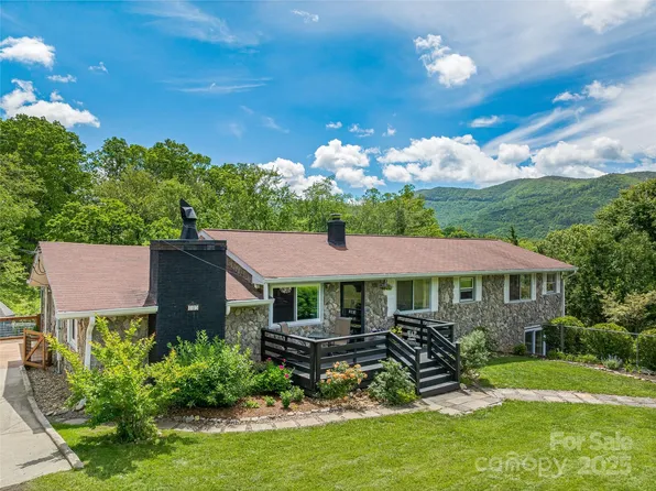143 Mountain Crest Rd, Swannanoa, NC 28778
