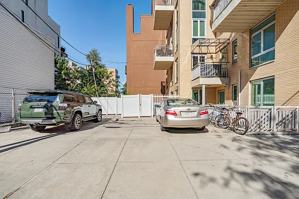 Sold by R New York | media 2