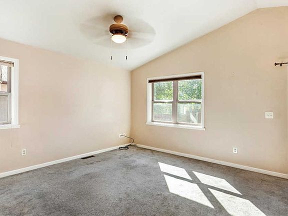 5th image of 760 Castle Dr