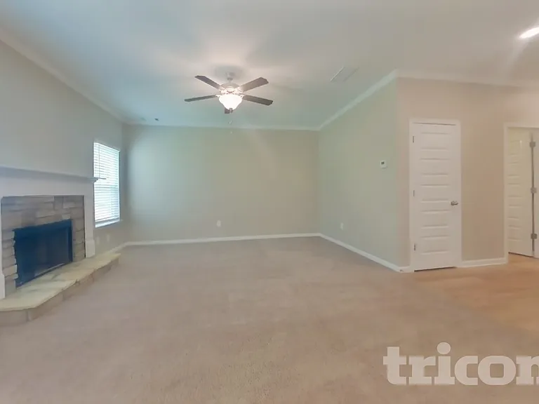 256 Eva Way — Photo 2