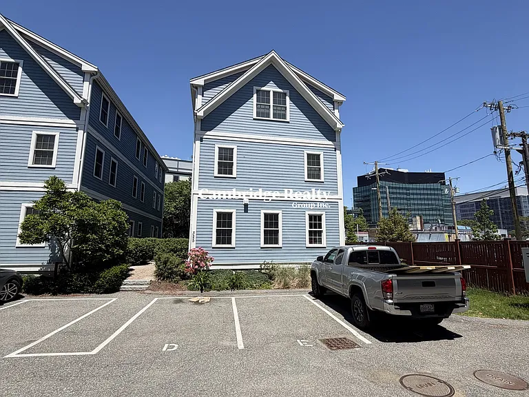325 Elm St #2 — Photo 25
