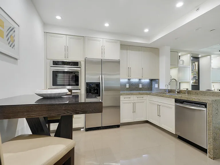550 SE Mizner Blvd #B209 — Photo 21