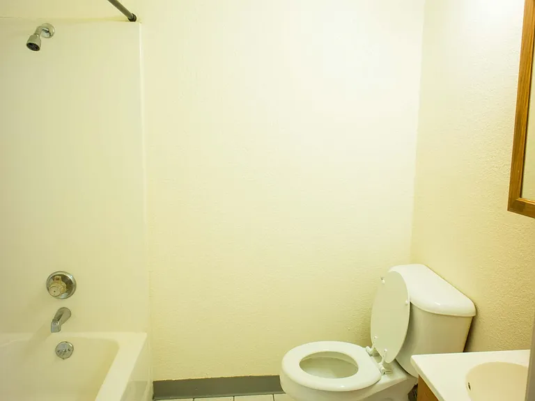 902 J St #3 — Photo 5