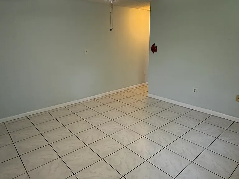 2503 N Ocean Dr — Photo 5