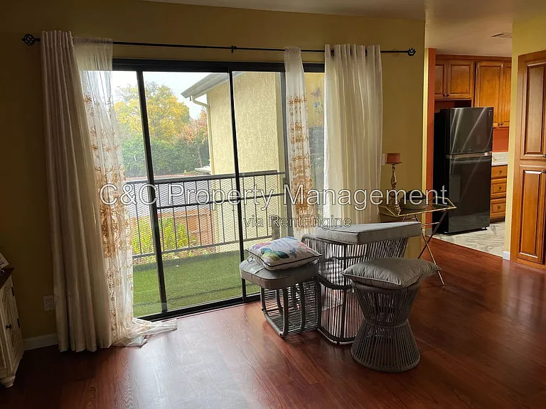 1613 W Swain Rd — Photo 4