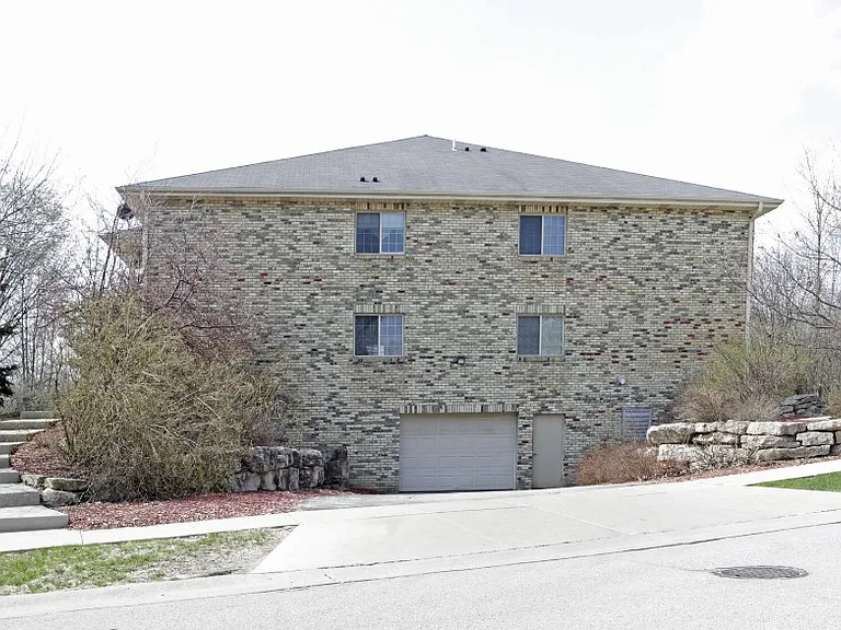 135 W Oak Leaf Dr #18 — Photo 17