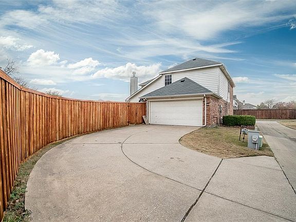 4th image of 3633 Ironwood Dr