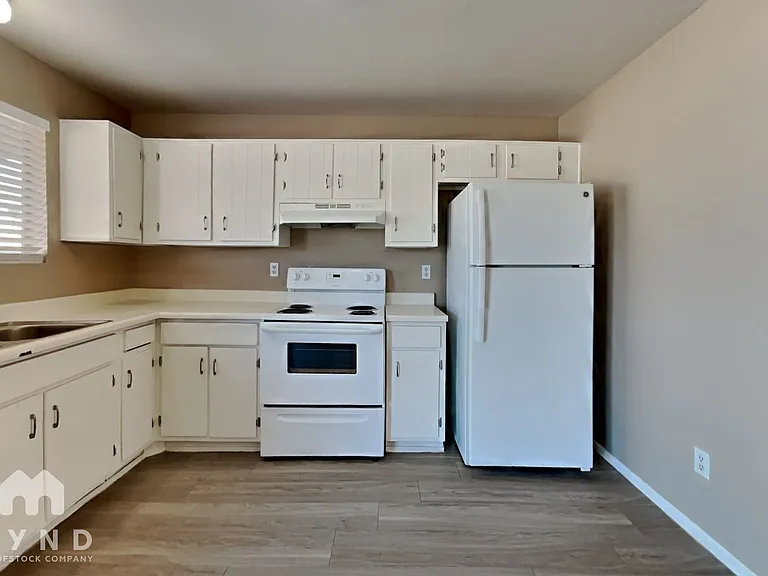 11412 N 57th Dr — Photo 4
