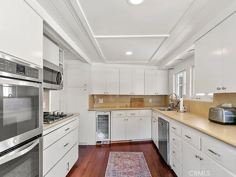 52 Emerald Bay — Photo 14