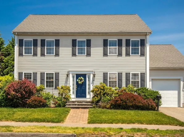 89 Jacobsen Dr, Norwood, MA 02062