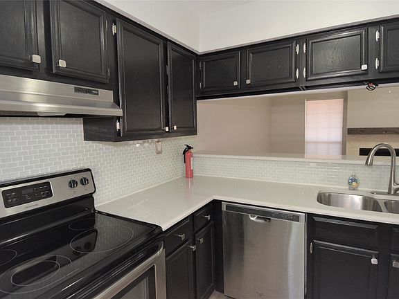 5th image of 16301 Ledgemont Ln APT 176