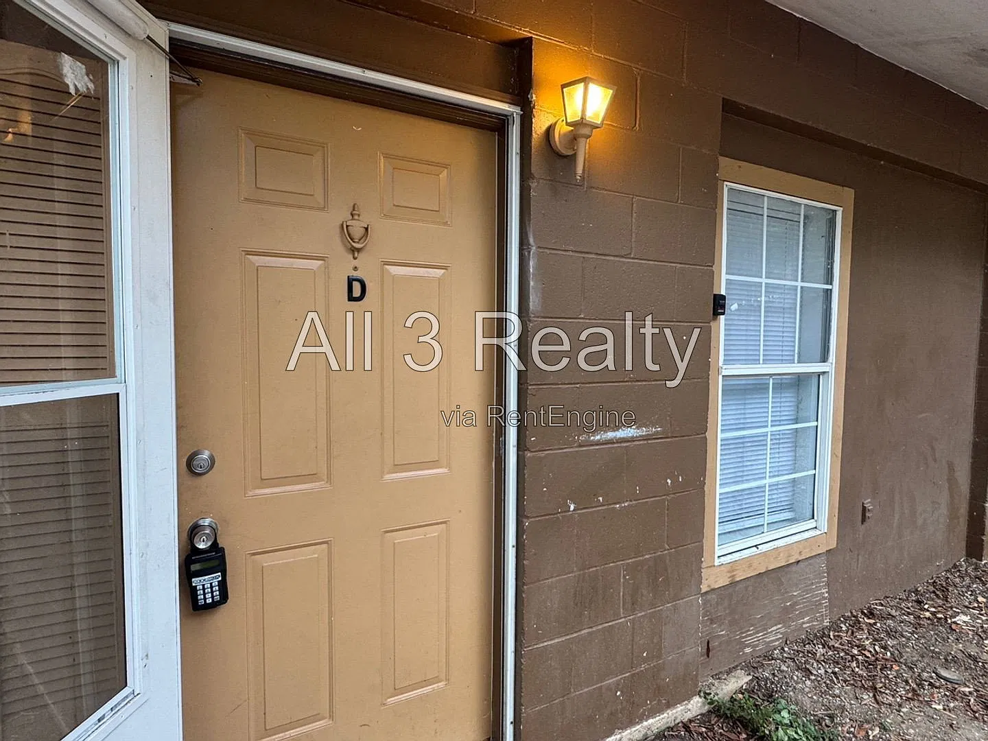 1 bed, 1.0 bath, $735 — Photo 2
