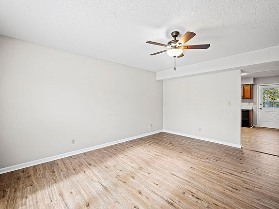 3rd image of 1232 Parkway Pl APT C