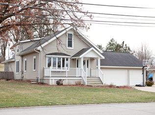 293 28th Ave SW, Cedar Rapids, IA 52404