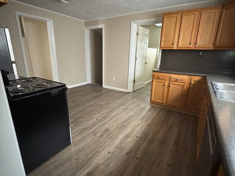 223 S McKinley Ave — Photo 17