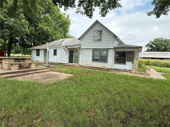 513 11th St, Pawnee, OK 74058