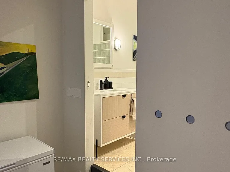 90 Sumach St #406 — Photo 6