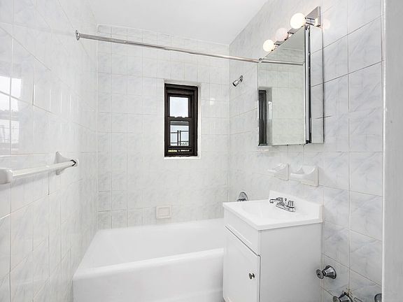 4th image of 2728 Henry Hudson Pkwy APT 74A