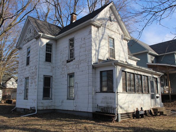 518 N Jackson St, Clinton, IL 61727