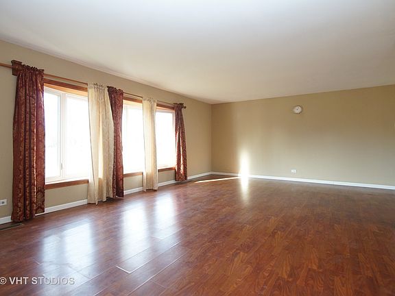 3rd image of 1533 Ramblewood Dr
