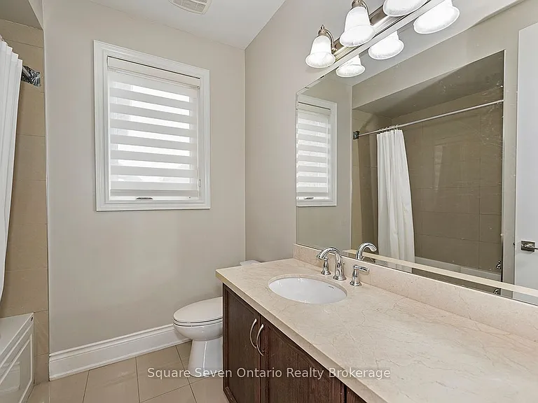2147 Vineland Cres — Photo 37