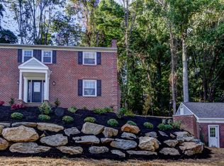 28 Llangollen Ln, Newtown Square, PA 19073