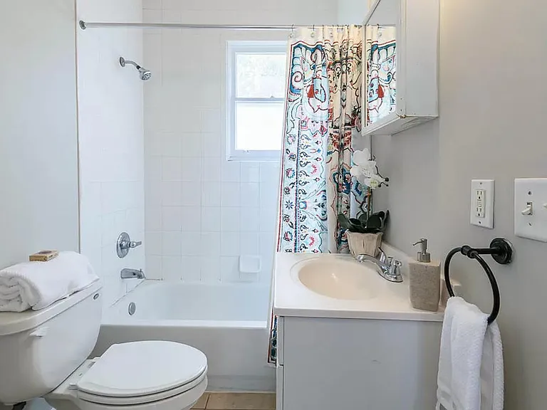 729 King St — Photo 9
