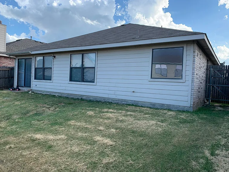 848 Kentucky Derby Ln — Photo 19