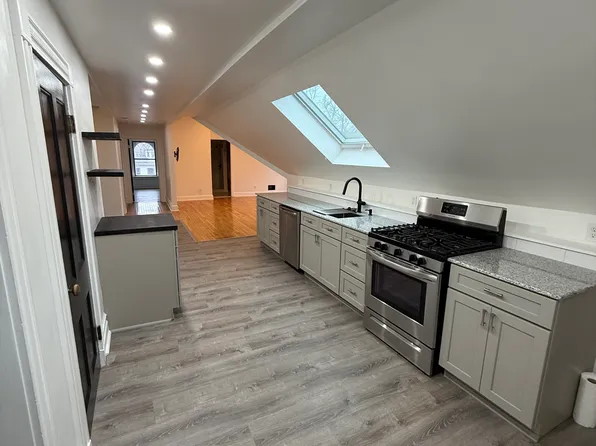 8 Strathallan Park Unit 4, Rochester, NY 14607