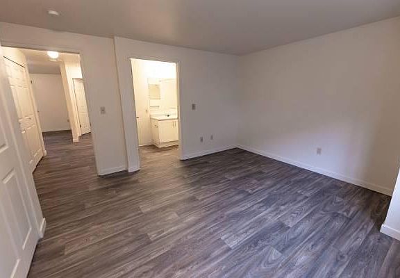 4th image of 200 Lippert Dr W APT E323