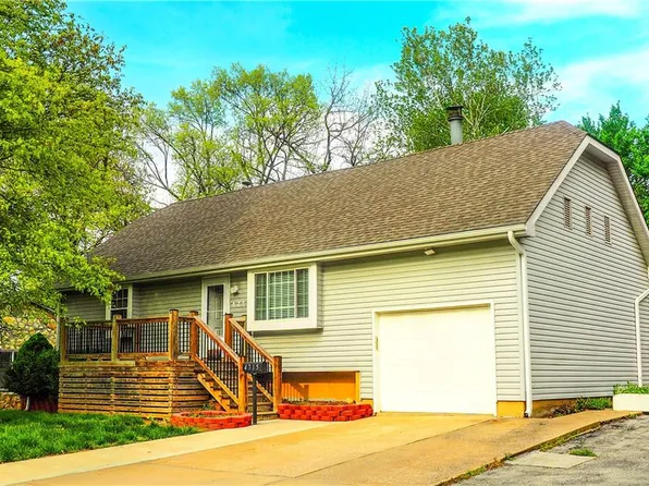 4715 Fontana St, Roeland Park, KS 66205