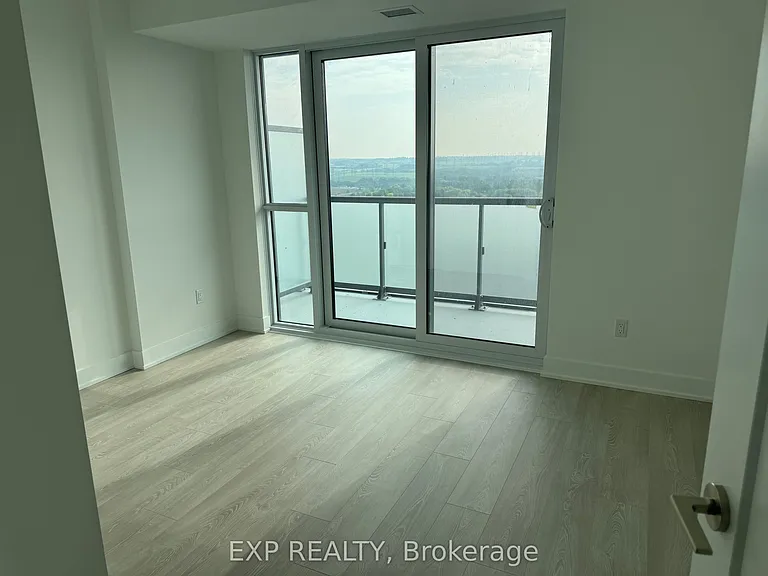 2545 Simcoe St N #2403 — Photo 4