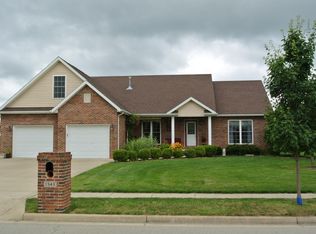 1548 Greensview Ln, Washington Court House, OH 43160