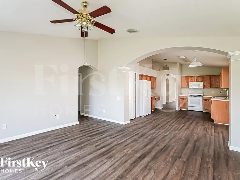 12430 Midpointe Dr — Photo 8
