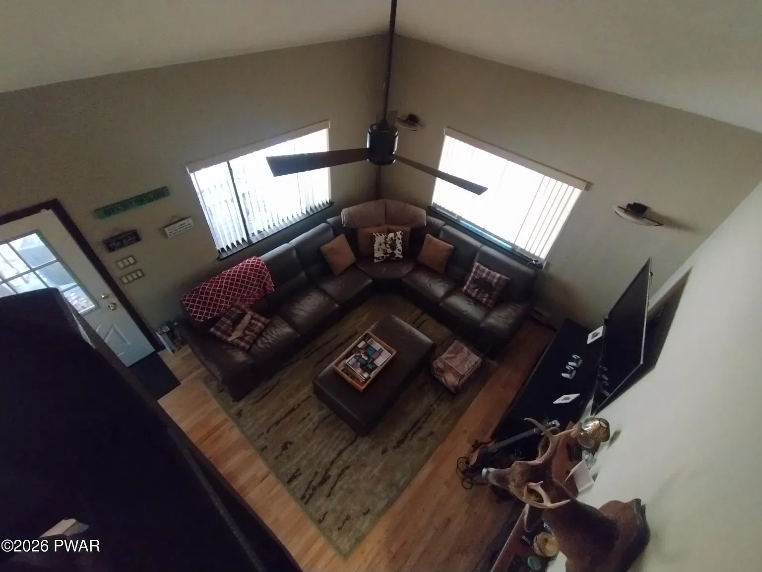 3 bed, 2.0 bath, 1428 sqft, $4,000 — Photo 3