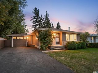 1113 Vaughan St, Moose Jaw, SK S6H5P3