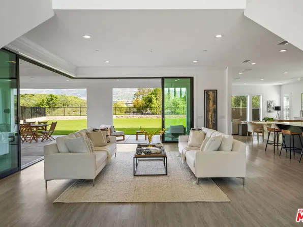 10615 Wood Briar Ct, Chatsworth, CA 91311