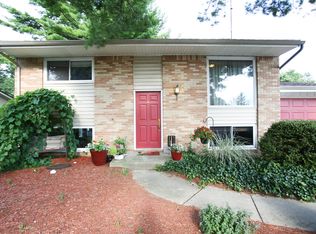 2008 S York Rd, Yorktown, IN 47396