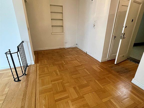 3rd image of 210 Martine Avenue #5D
