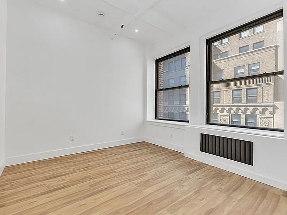 5th image of 248 W 35th St #1003