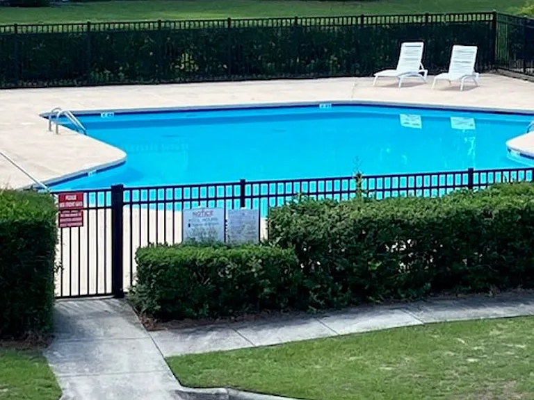 904 Litchfield Way #J — Photo 2